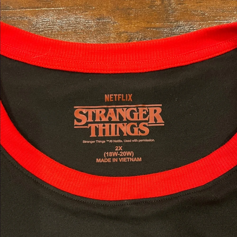 NWT Stranger Things Black & Red Sleep Shirt Size 2X - Picture 4 of 8